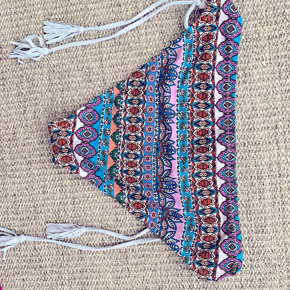 Jessica Simpson bikini bottom size large